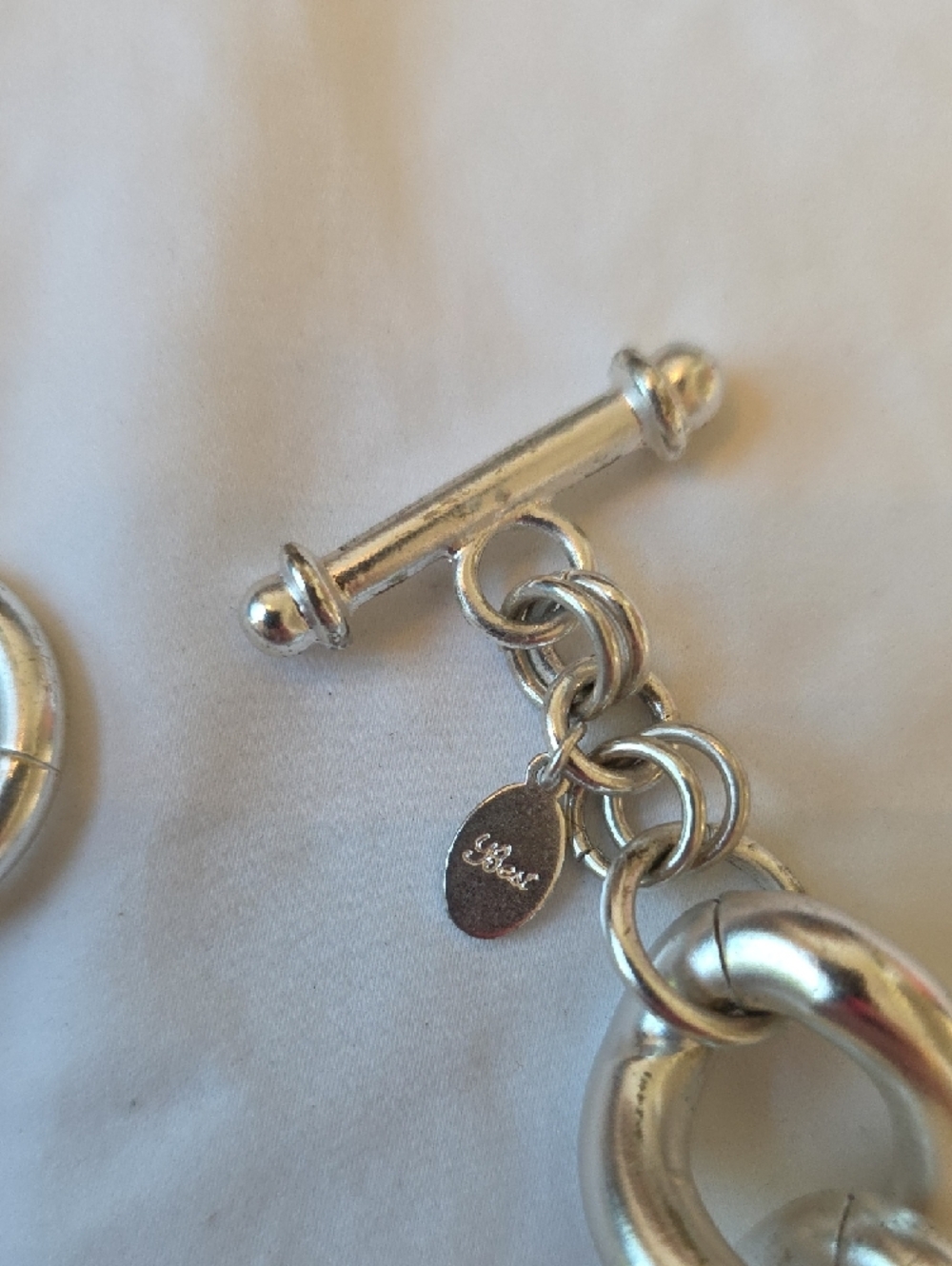 Best Brand Silver Tone Chunky Link Bracelet - Picture 3 of 6